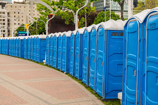 Best Portable Restroom Servicing (Cleaning and Restocking)  in Apple Valley, CA